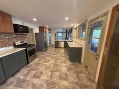 Main picture of 4444 Redwood Hwy
