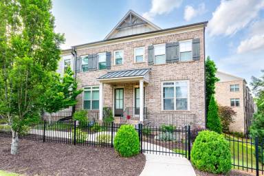 Main picture of 2334 McLean Chase SE