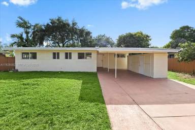 Main picture of 140 NW 198th St