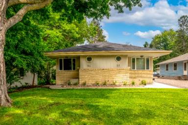 Main picture of 4442 Vera Cruz Ave N