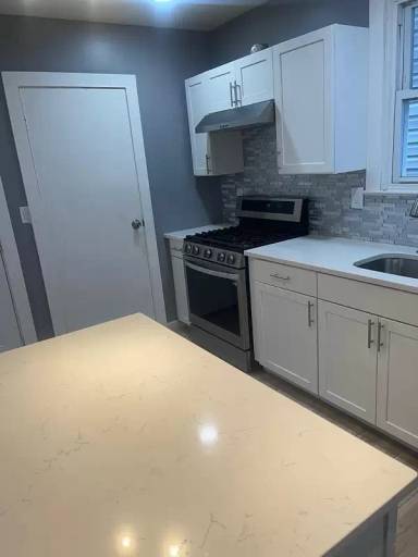 Main picture of 33 Lincoln Pl