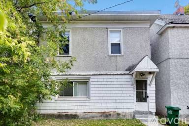 Main picture of 804 12th Ave SE