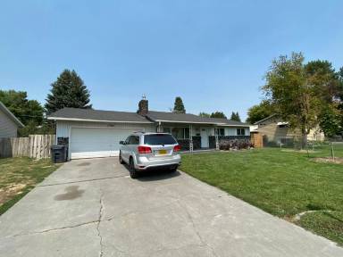 Main picture of 1900 Everest St