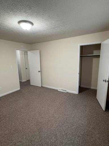 Main picture of 1700 Highland Way