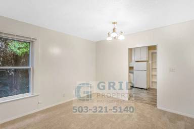 Main picture of 5725 SE Center St