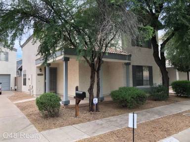 Main picture of 2726 E Cambridge Ave