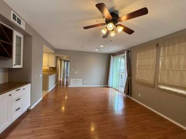 Main picture of 5096 Plaza Promenade
