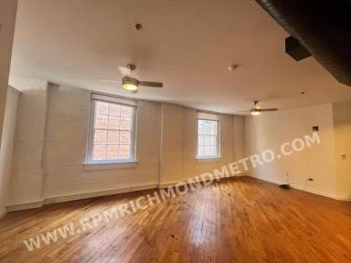 Main picture of 19 S 13th St