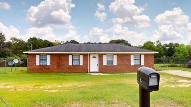 Main picture of 204 Lowery St