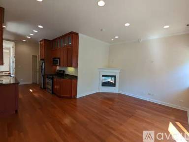 Main picture of 2844 N Hamlin Ave