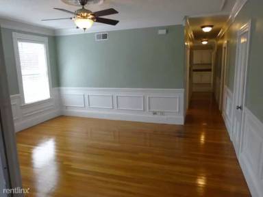 Main picture of 51 Riverdale St
