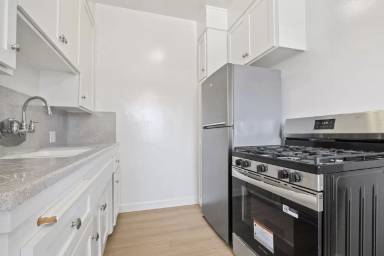 Main picture of 419 Raymond Ave