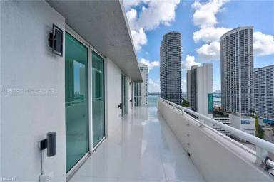 Main picture of 1800 Biscayne Plaza Condo