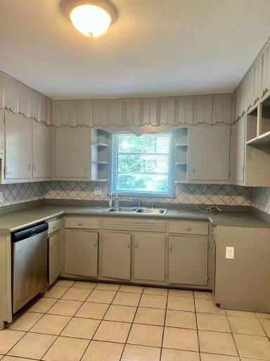 Main picture of 8961 Glendale Dr