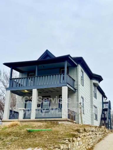 Main picture of 129 Brooklyn Ave