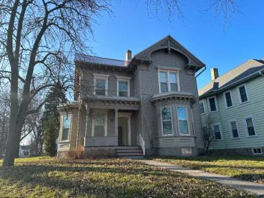 Main picture of 530 S 13th St