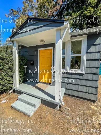 Main picture of 5821 SE Knapp St