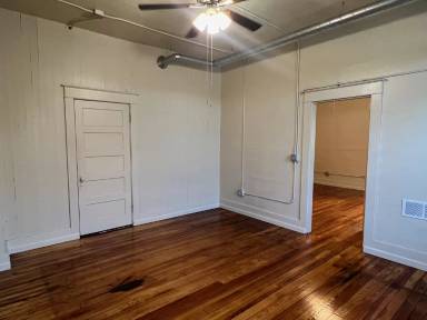 Main picture of Garrett Building - 116-3