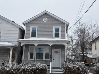 Main picture of 417 Willow St