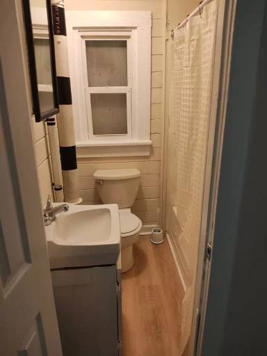 Main picture of 9 Heard St NE