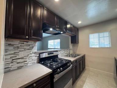 Main picture of 2019 E 7th St