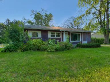 Main picture of 2226 Melrose Ave