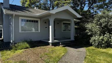 Main picture of 6110 SE Gladstone St