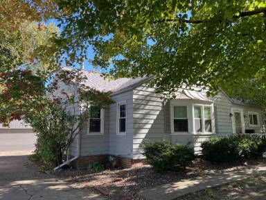 Main picture of 2729 49th St