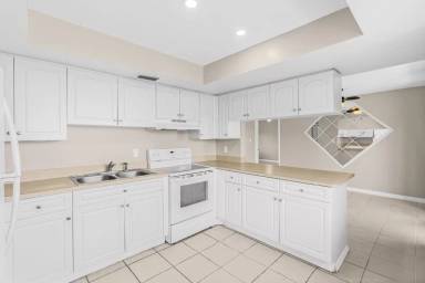 Main picture of 2927 SE 15th Pl