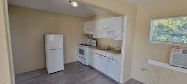 Main picture of 808 W Cypress Ave