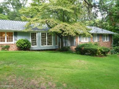 Main picture of 5285 Peachtree Dunwoody Rd