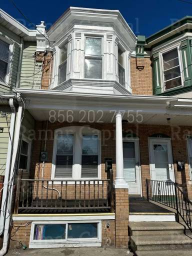 Main picture of 123 S Filmore St