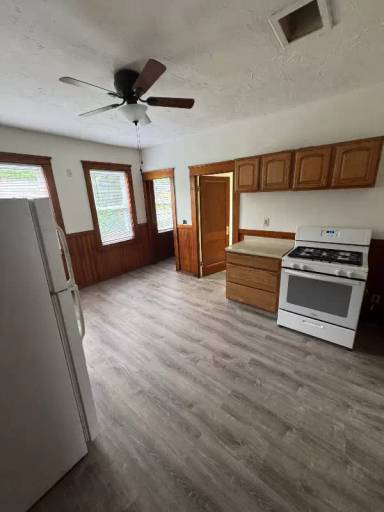 Main picture of 300 Providence Rd