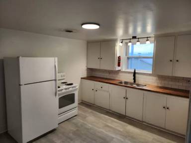 Main picture of 1100 E Broadway St