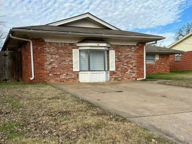 Main picture of 621 Lotus Ave