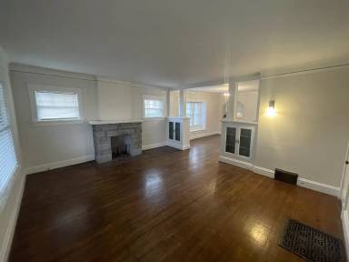 Main picture of 634 W 40th St