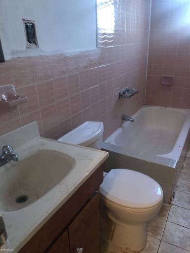 Main picture of 148 Orchard St