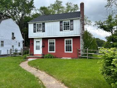 Main picture of 1027 Secor Rd