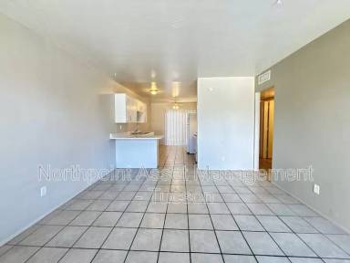 Main picture of 1558 N Craycroft Rd