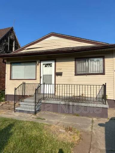 Main picture of 11717 W Outer Dr