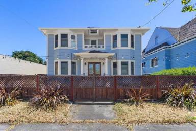 Main picture of 826 Lincoln Ave