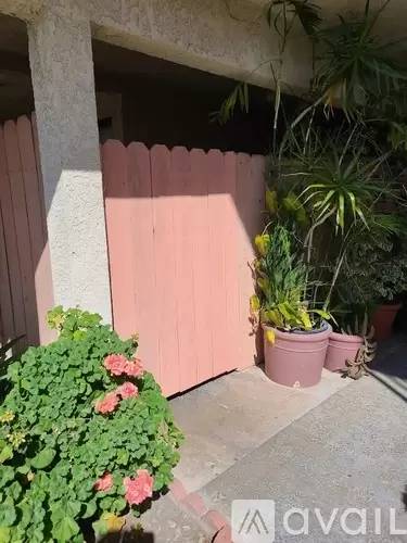 Main picture of 111 S Acacia Ave