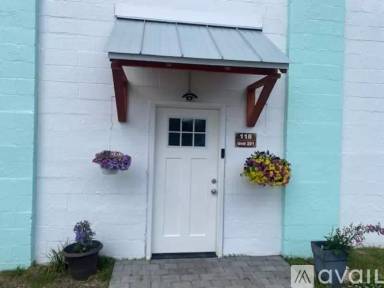 Main picture of 118 Bancroft Ave