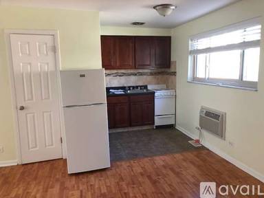 Main picture of 4858 Lee St