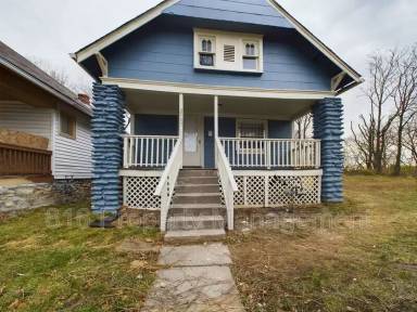 Main picture of 3937 Woodland Ave