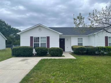 Main picture of 748 Pinewood Dr