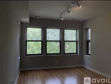 Main picture of 2438 W North Shore Ave
