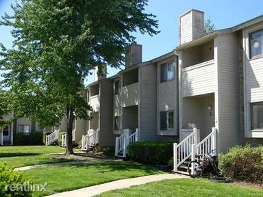 Main picture of 1701 E Walnut St