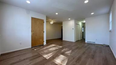 Main picture of 6097 Lawnton St