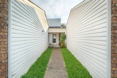Main picture of 106 Westchester St